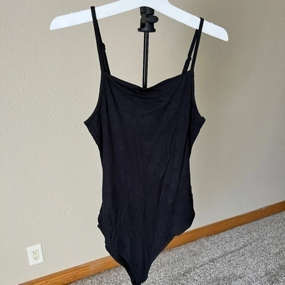 NWT ~ WILD FABLE BLACK BODYSUIT WITH SNAPS ~ ADJUSTABLE STRAPS ~ SIZE MEDIUM - Picture 2 of 5